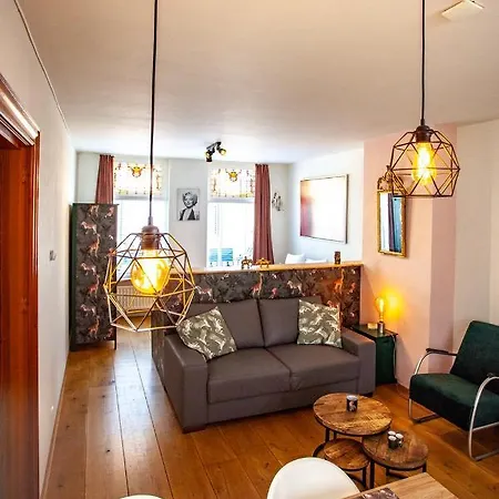 Oosterhouse Lejlighed