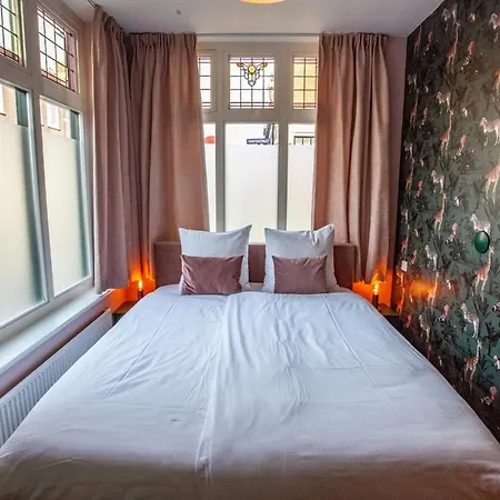 Oosterhouse Apartment *